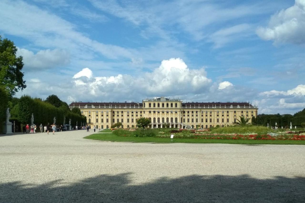 Mariahilfer 5 Min To The Schoenbrunn Palace And Shopping Center Appartement *