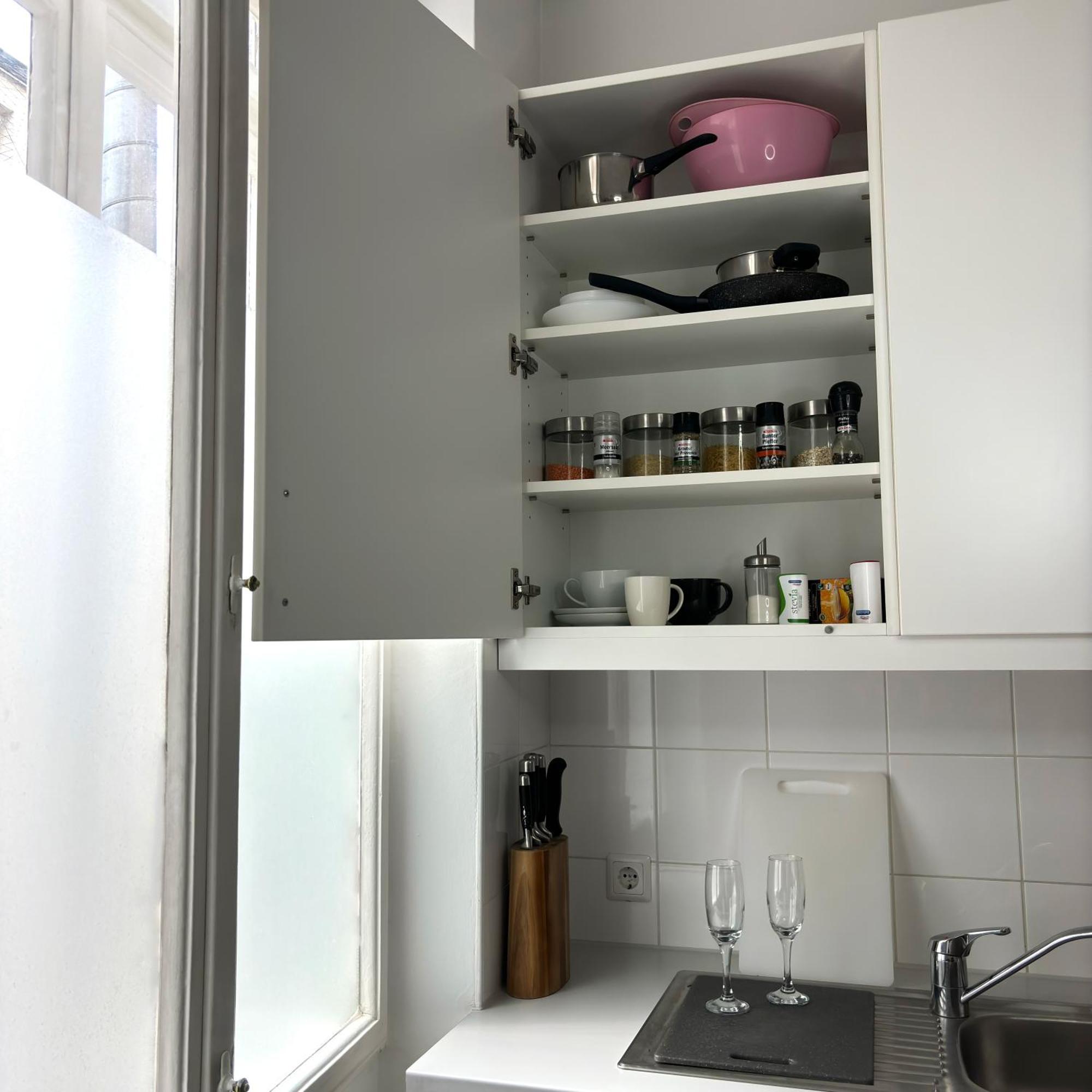Mariahilfer 5 Min To The Schoenbrunn Palace And Shopping Center Wenen