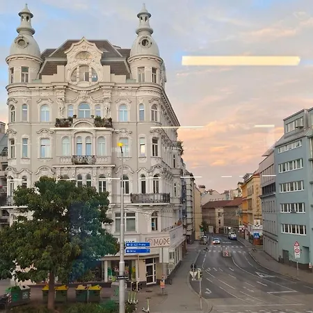 Central Mariahilfer Apartment 5 Min To The Schoenbrunn Palace And City Shopping Center Wenen Buitenkant foto